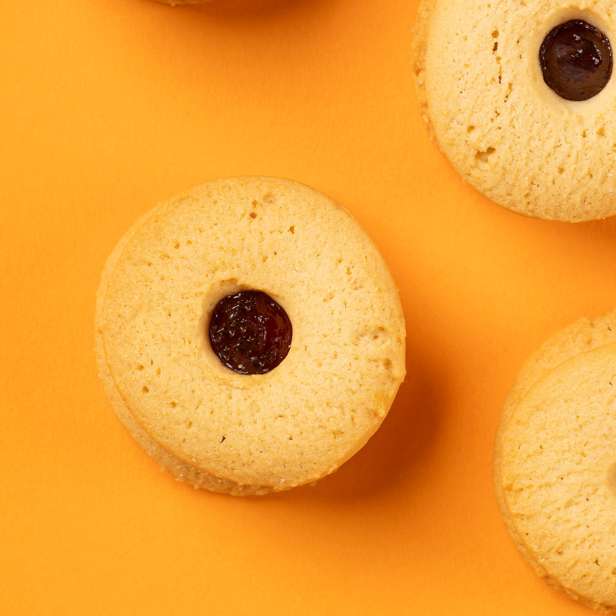 Biscotti Occhi di Bue con passata di Frutti di Bosco